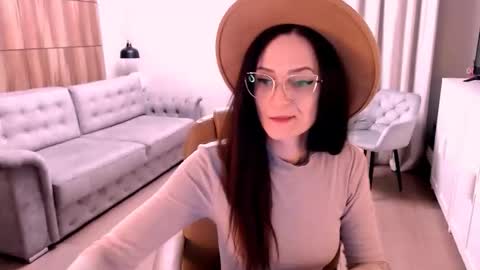 Izza online show from 11.28.25