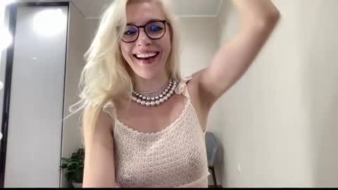 Snapshot of amazingkelly chatting on 08.01.26 Kelly online show from 08.01.26