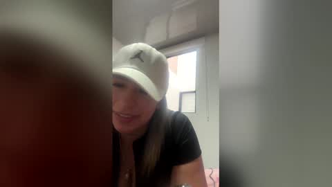 Snapshot of ambar_cortes chatting on 02.05.26 ambar_cortes online show from 02.05.26