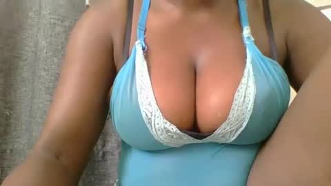 Snapshot of ambar_jasiri chatting on 01.13.25 Mia online show from 01.13.25