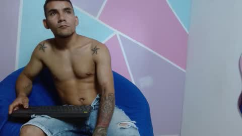 Snapshot of ambar_mds chatting on 11.18.25 Sebas online show from 11.18.25