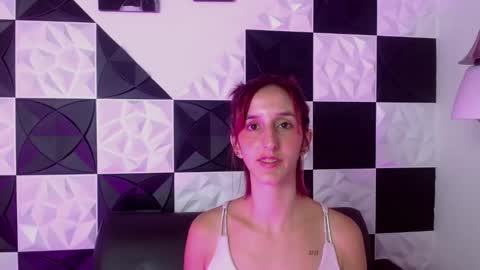 Snapshot of ambar_roux1 chatting on 02.13.25 ambar_roux1 online show from 02.13.25