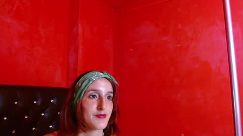 Snapshot of ambar_roux1 chatting on 03.01.25 ambar_roux1 online show from 03.01.25