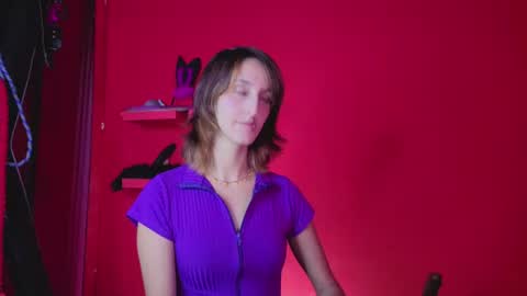 Snapshot of ambar_roux1 chatting on 10.27.25 ambar_roux1 online show from 10.27.25