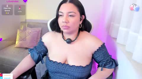 Snapshot of ambar_wells chatting on 10.03.25 ana online show from 10.03.25