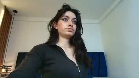 Snapshot of ambarlee_ chatting on 06.23.26 AMBAR LEE online show from 06.23.26