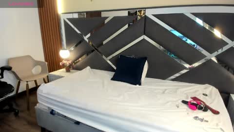 Ambar Ross online show from 04.08.26