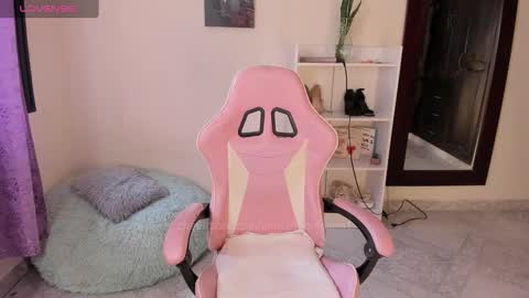 ambarthompson1 online show from 02.05.25