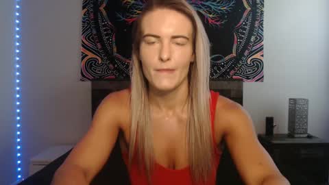 Snapshot of amber__xoxo chatting on 09.16.25 Amber online show from 09.16.25