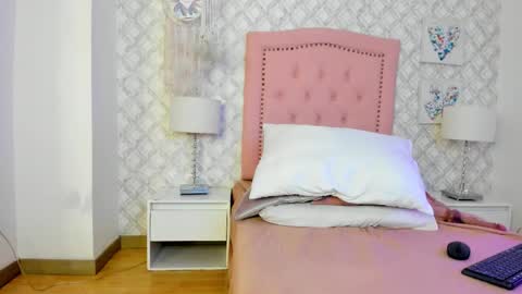 amber bonne online show from 11.24.25