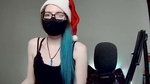 Snapshot of amber_candyfloss chatting on 12.27.24 Amber non-nude model online show from 12.27.24