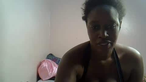 Snapshot of amber_cutie2 chatting on 06.17.26 amber_cutie2 online show from 06.17.26