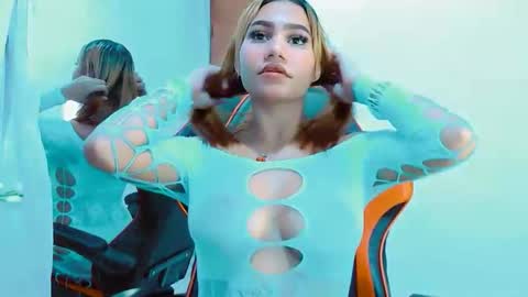 amber_love04 online show from 12.19.25