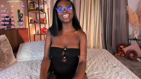 Snapshot of amber_maxwell chatting on 10.23.25 Amber online show from 10.23.25