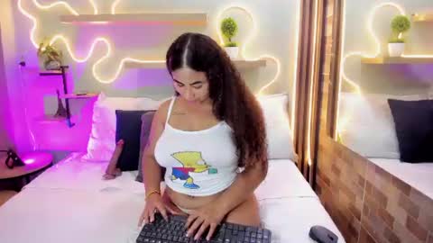 A M B E R  online show from 06.09.26