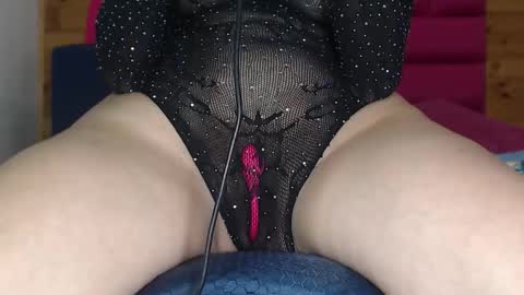 Amber Moore online show from 12.04.25