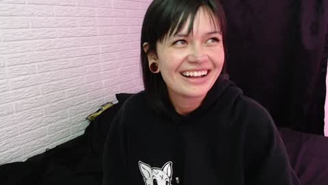 Snapshot of amber_rouss chatting on 01.05.25 ROUSS online show from 01.05.25