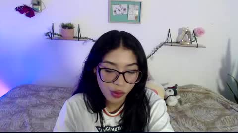 Amber Jeong online show from 01.08.25