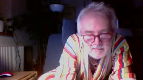 Amberr11 online show from 10.18.25