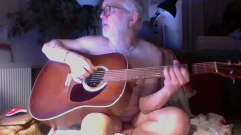 Amberr11 online show from 10.27.25