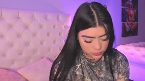 Snapshot of amberr_rousse chatting on 09.30.25 MISS AMBERR online show from 09.30.25