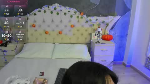 Amber Grey online show from 10.29.25