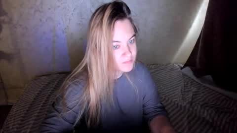 Snapshot of ambrosia__ chatting on 09.14.25 ambrosia__ online show from 09.14.25
