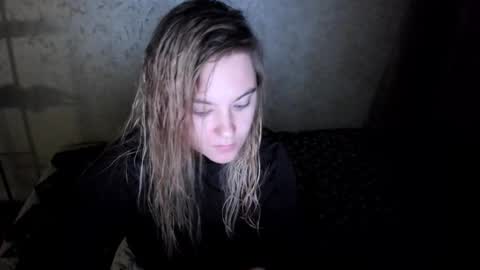 Snapshot of ambrosia__ chatting on 09.20.25 ambrosia__ online show from 09.20.25