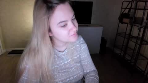 Snapshot of ambrosia__ chatting on 09.23.25 ambrosia__ online show from 09.23.25
