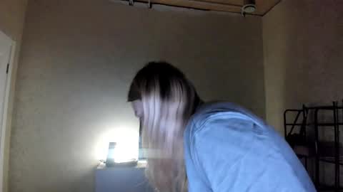 Snapshot of ambrosia__ chatting on 10.10.25 ambrosia__ online show from 10.10.25