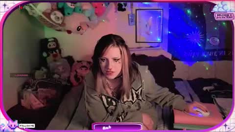 Snapshot of ambrosiakitty chatting on 05.01.26 Ambrosia online show from 05.01.26