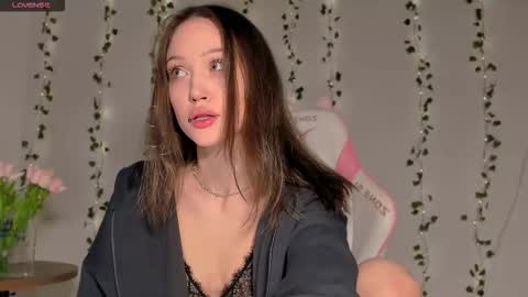 Snapshot of amelia_lein chatting on 12.04.25 Your Amelia online show from 12.04.25