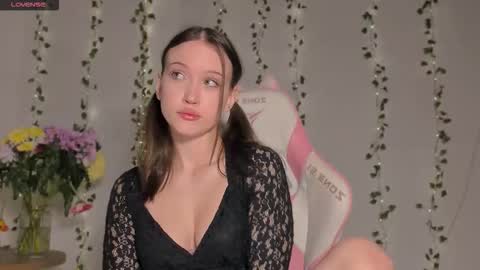 Snapshot of amelia_lein chatting on 12.14.25 Your Amelia online show from 12.14.25