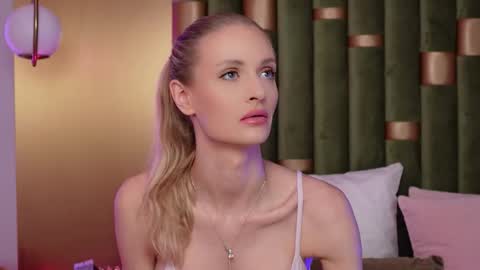 Amelia online show from 12.04.25