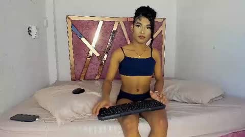 Snapshot of ameliaduval chatting on 06.26.26 amelia online show from 06.26.26