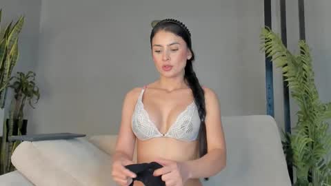 Snapshot of ameliajones_1 chatting on 06.04.26 Ameliajones online show from 06.04.26