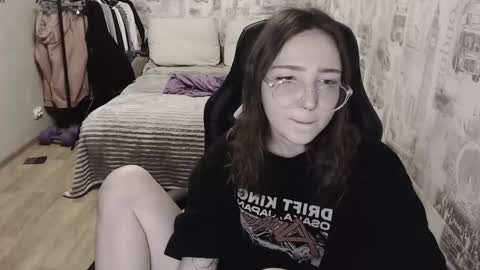 Snapshot of ameliakamishiro chatting on 12.19.24 Amelia online show from 12.19.24