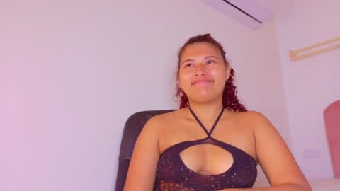 Snapshot of amelialaurent_ chatting on 06.20.26 amelialaurent_ online show from 06.20.26