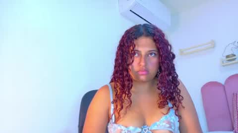 Snapshot of amelialaurent_ chatting on 07.11.26 amelialaurent_ online show from 07.11.26