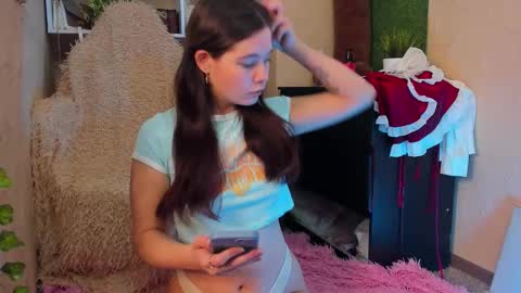 Snapshot of amelialy chatting on 12.15.25 amelialy online show from 12.15.25