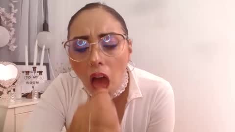 Chloe online show from 01.23.25