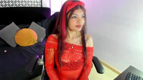 Snapshot of amelie_furtado chatting on 05.30.26 amelie online show from 05.30.26