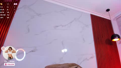 Snapshot of amelie_leigh chatting on 12.20.24 Alejandra online show from 12.20.24