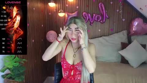 Snapshot of amelieaxie chatting on 02.15.25 Isabella online show from 02.15.25