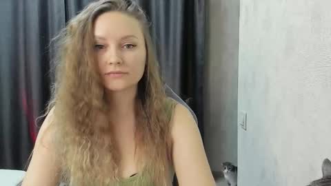 Snapshot of ameliecameron chatting on 10.12.25 amelie online show from 10.12.25