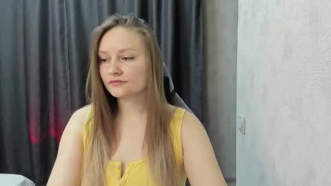 Snapshot of ameliecameron chatting on 10.24.25 amelie online show from 10.24.25