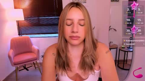 Snapshot of ameliegraham chatting on 09.27.25 Amelie Graham online show from 09.27.25