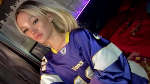 amelinckx online show from 02.18.25