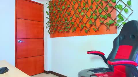 Amell Thomson online show from 04.17.26