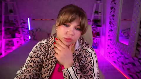 Snapshot of amellywhite chatting on 06.02.26 Alina online show from 06.02.26